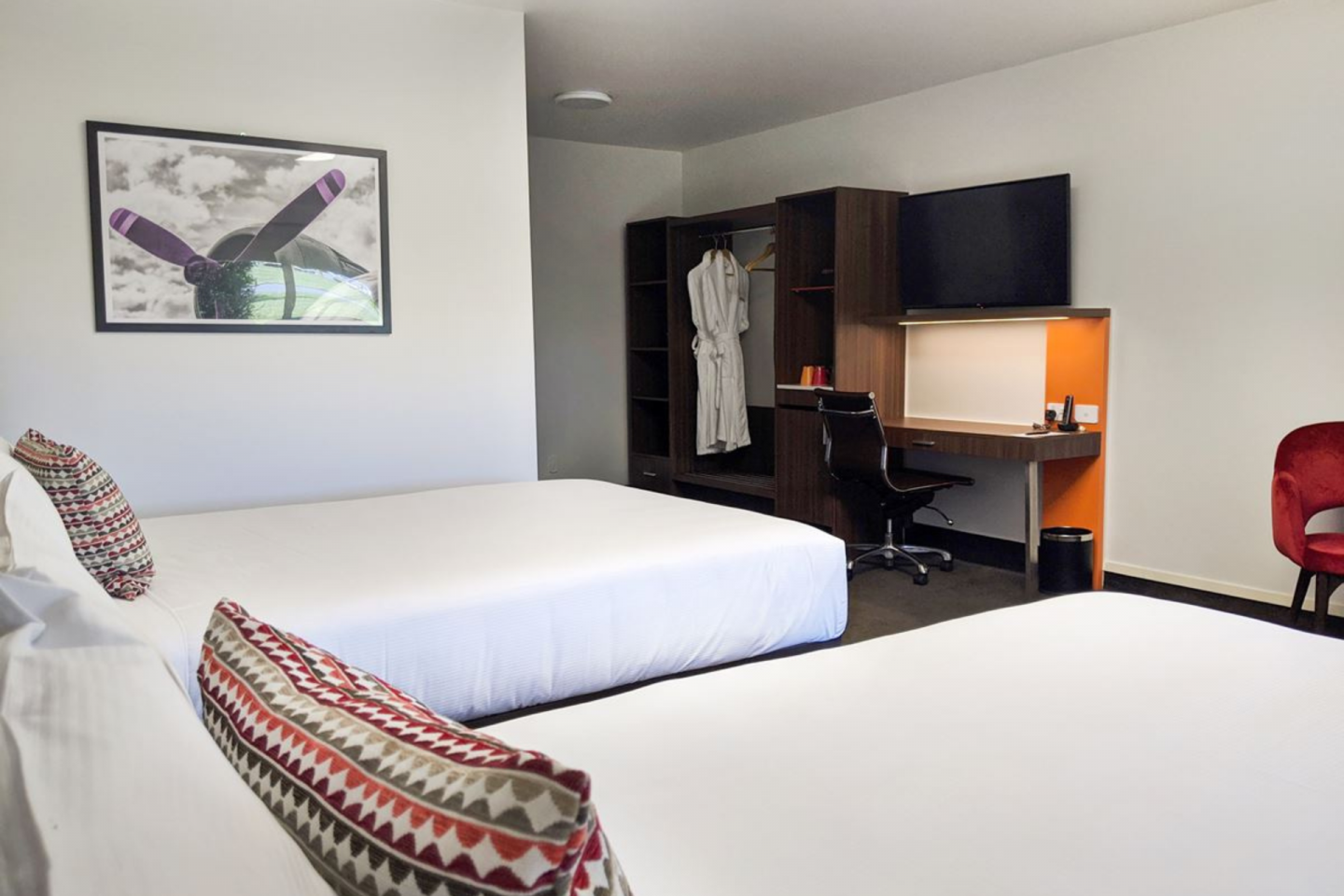 dog friendly accommodation jet park hotel